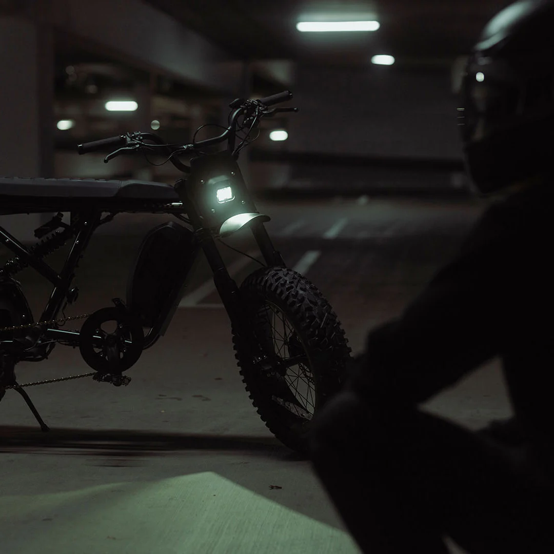 Blackout R Adventure SE profile in low light