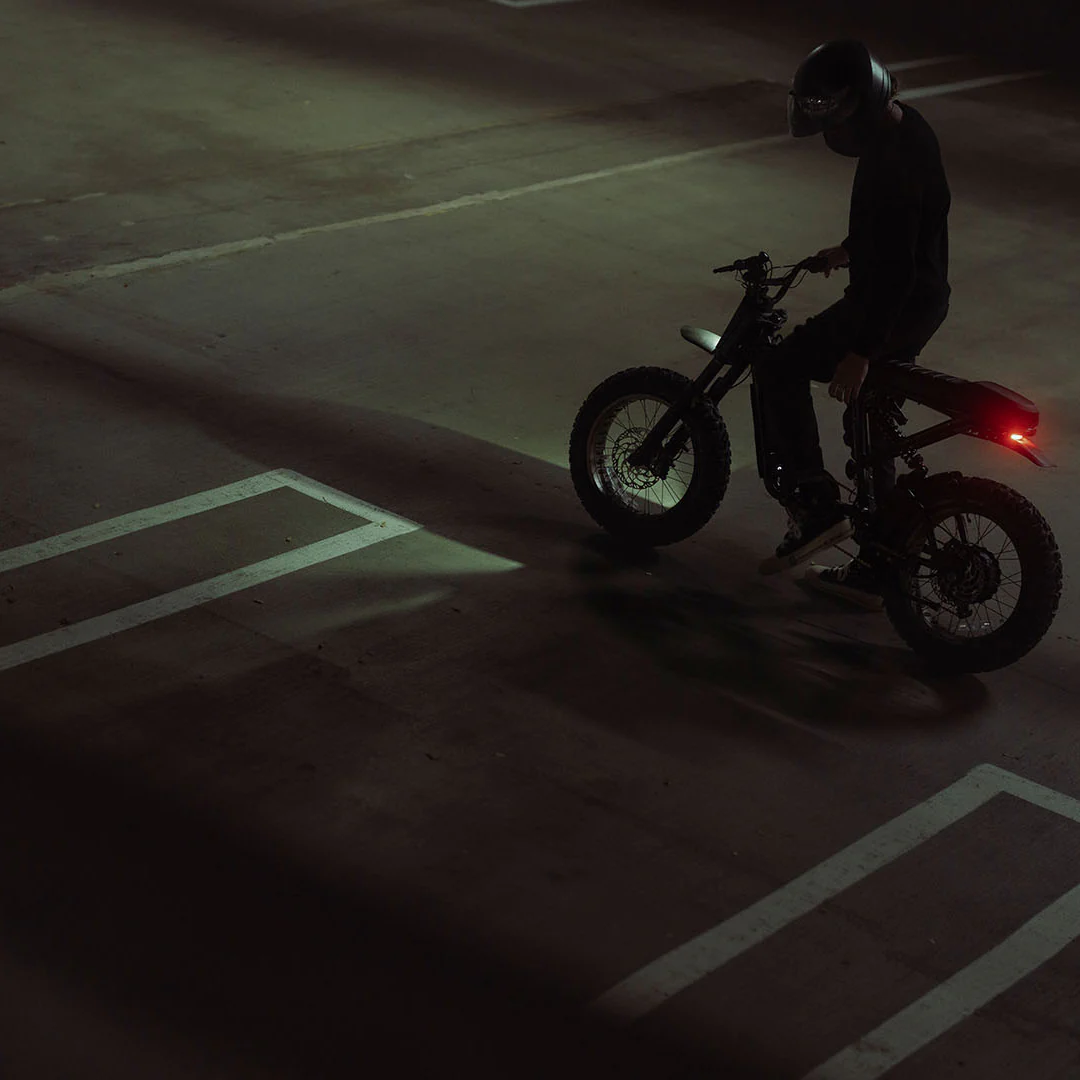 Blackout R Adventure SE profile in low light