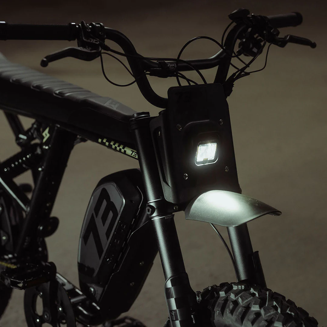 Blackout R Adventure SE profile in low light